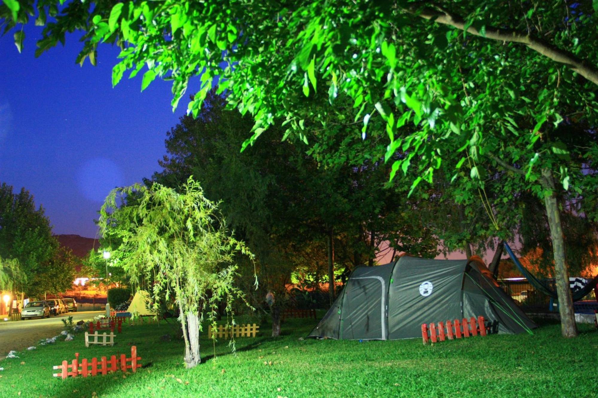 Camping Sierra De Las Nieves Yunquera Luaran gambar